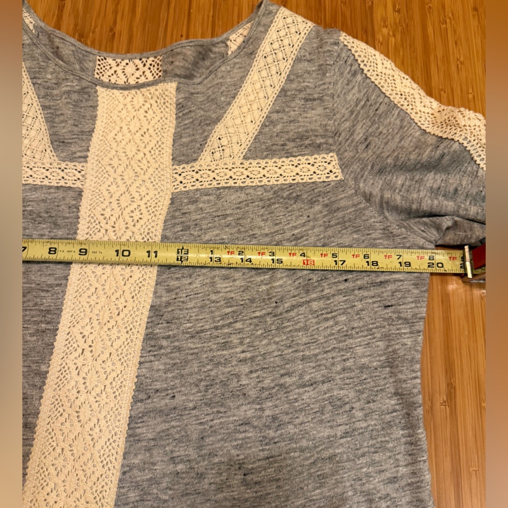 Sundance Gray and Cream Lace Detail Blouse Size M - Picture 6 of 10
